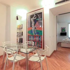 Brera Area Lovely Close To Piazza Duomo Apartment